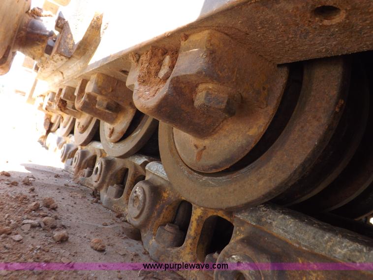 image for item H9196 2000 John Deere 850C dozer