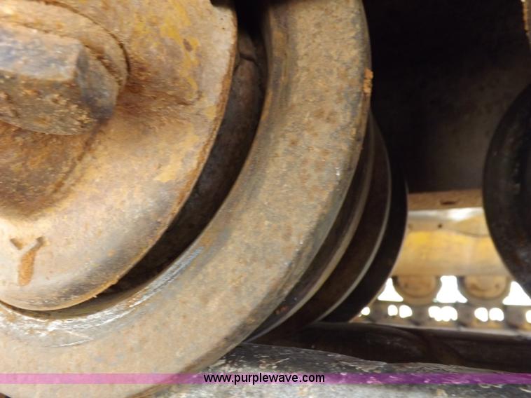 image for item H9196 2000 John Deere 850C dozer