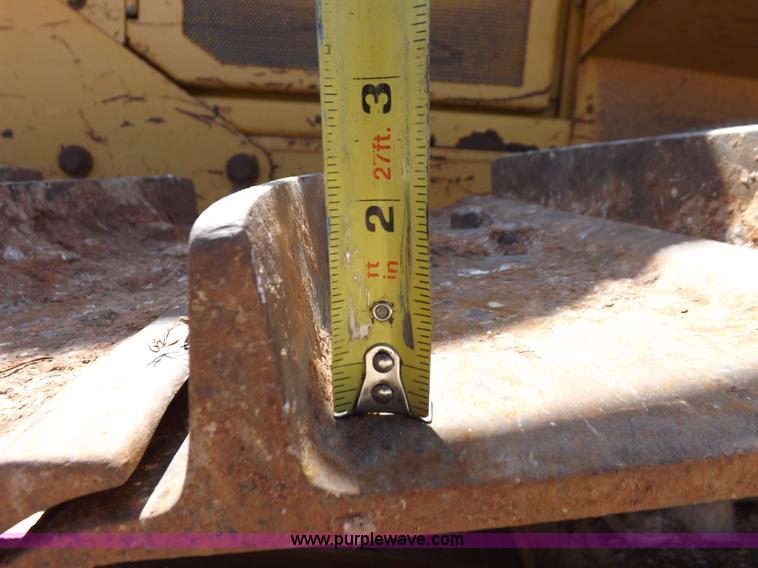 image for item H9196 2000 John Deere 850C dozer