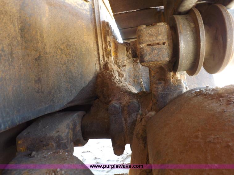 image for item H9196 2000 John Deere 850C dozer