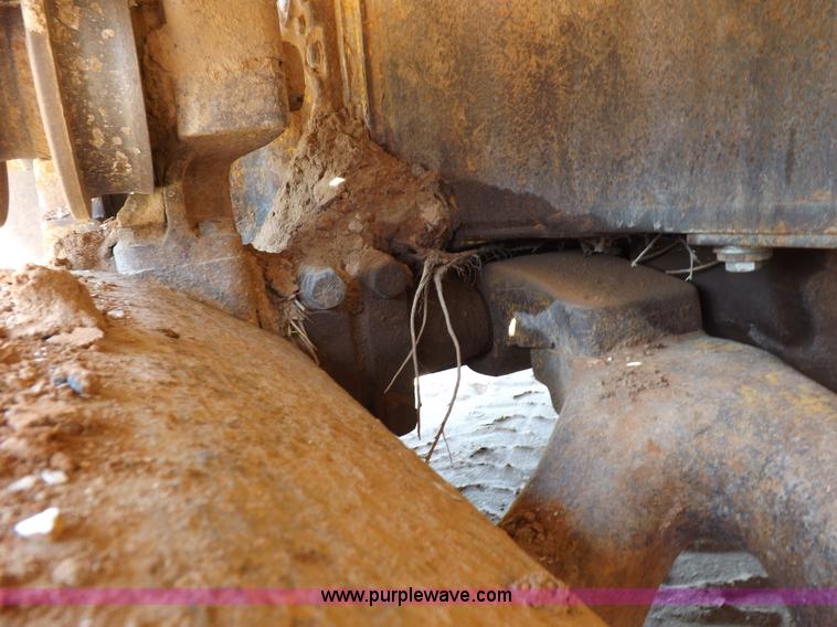 image for item H9196 2000 John Deere 850C dozer