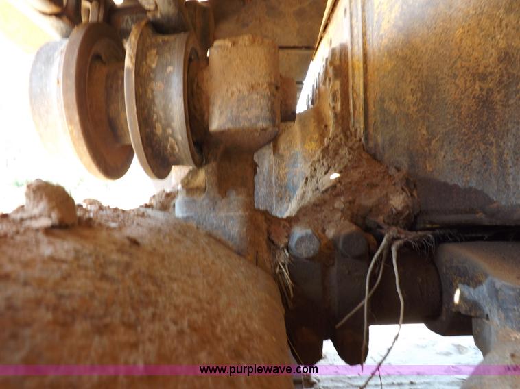 image for item H9196 2000 John Deere 850C dozer