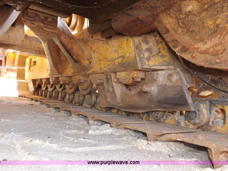 image for item H9196 2000 John Deere 850C dozer