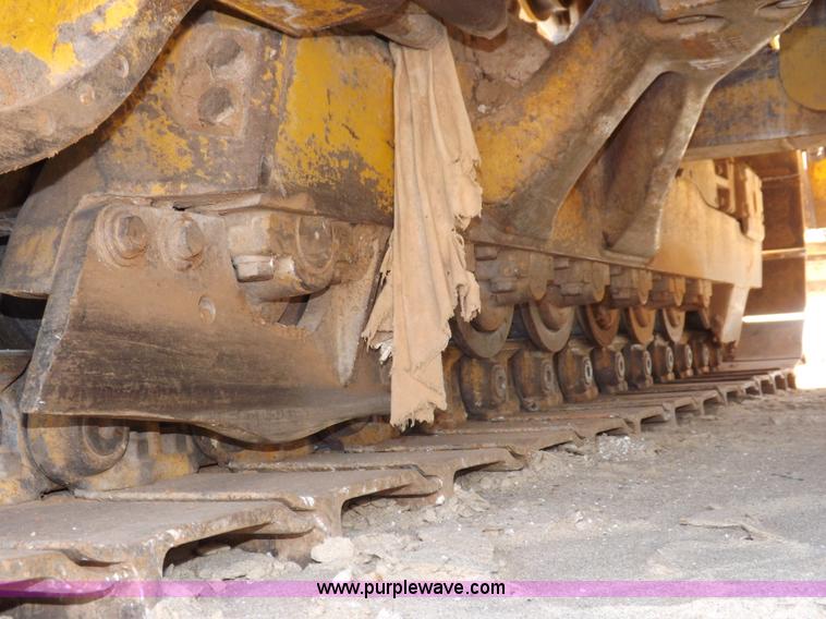 image for item H9196 2000 John Deere 850C dozer