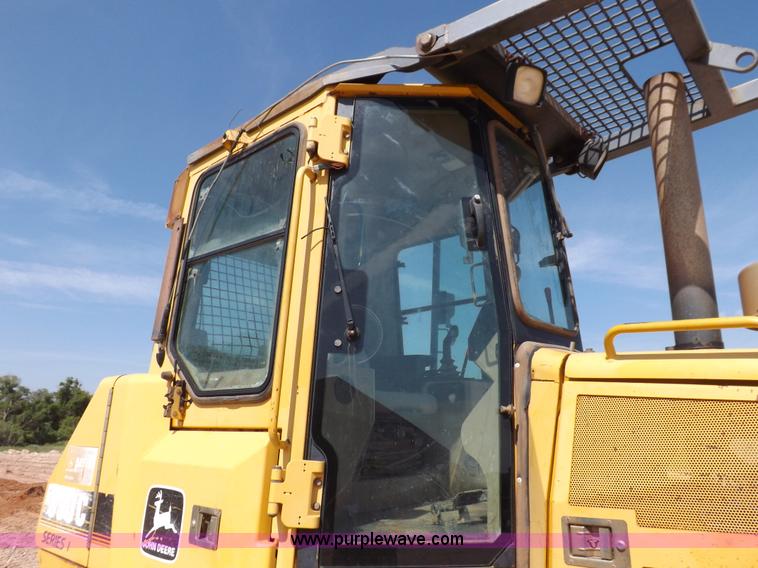 image for item H9196 2000 John Deere 850C dozer