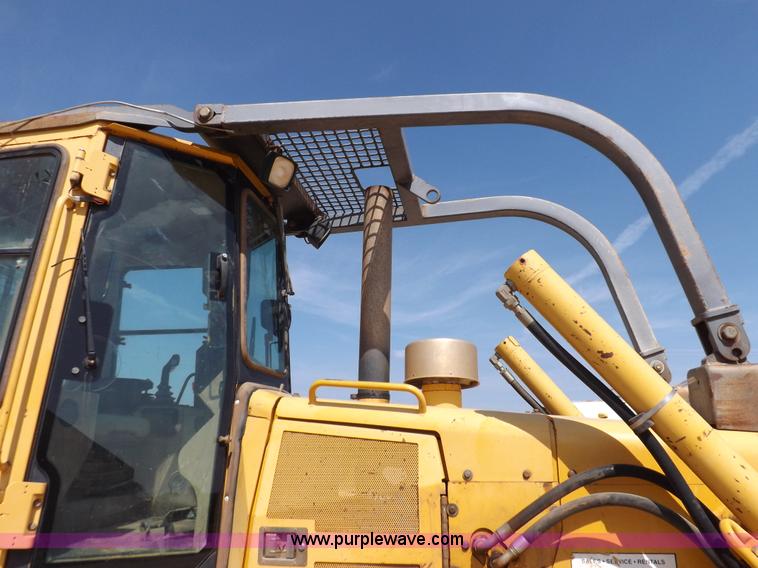 image for item H9196 2000 John Deere 850C dozer