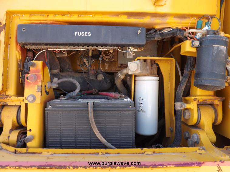 image for item H9196 2000 John Deere 850C dozer