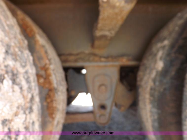 image for item H9204 2000 Atoka lowboy trailer