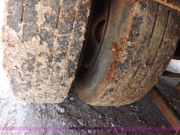 image for item H9204 2000 Atoka lowboy trailer