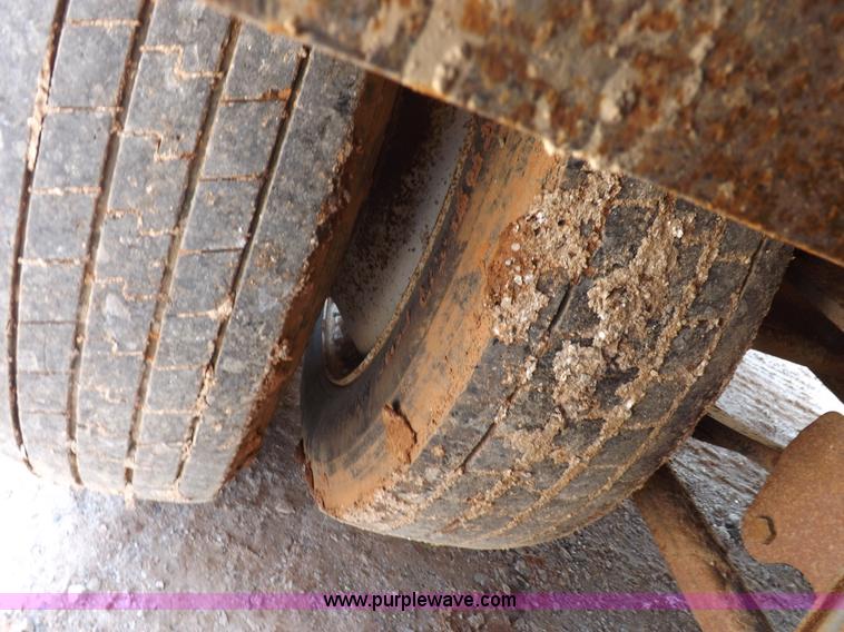 image for item H9204 2000 Atoka lowboy trailer