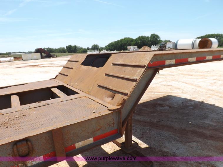 image for item H9204 2000 Atoka lowboy trailer