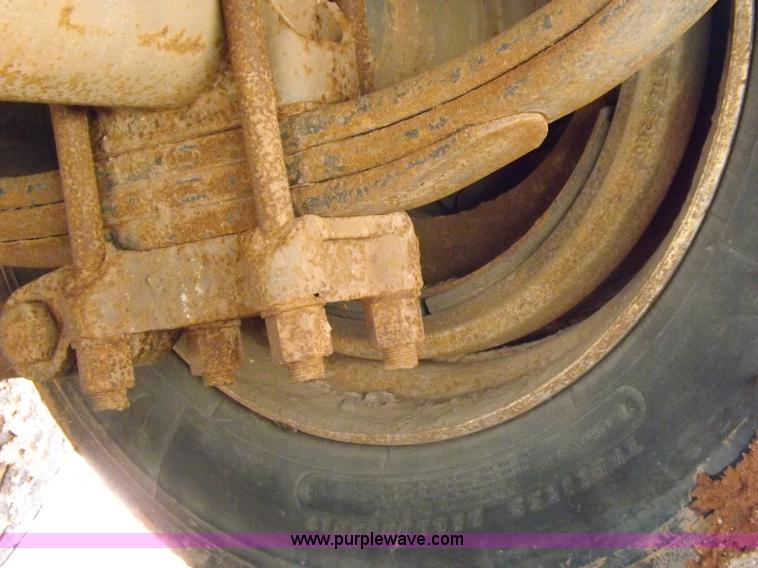 image for item H9204 2000 Atoka lowboy trailer