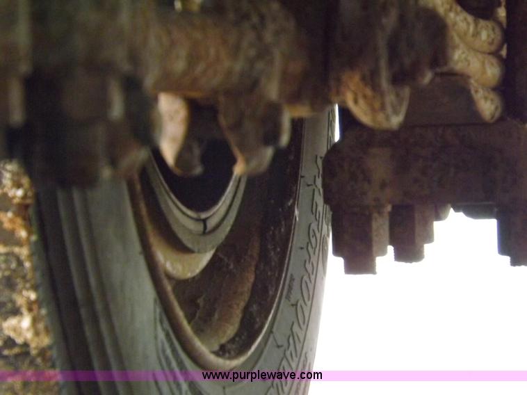 image for item H9204 2000 Atoka lowboy trailer