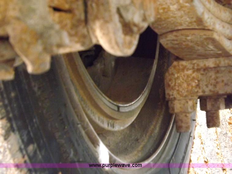 image for item H9204 2000 Atoka lowboy trailer