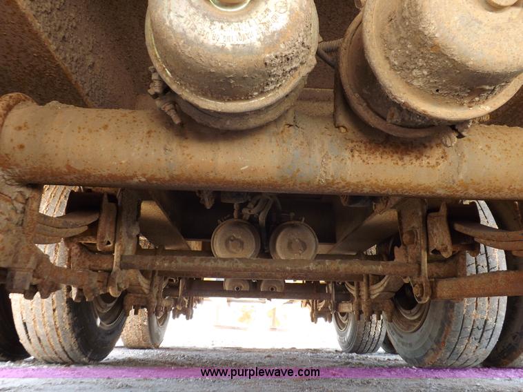 image for item H9204 2000 Atoka lowboy trailer