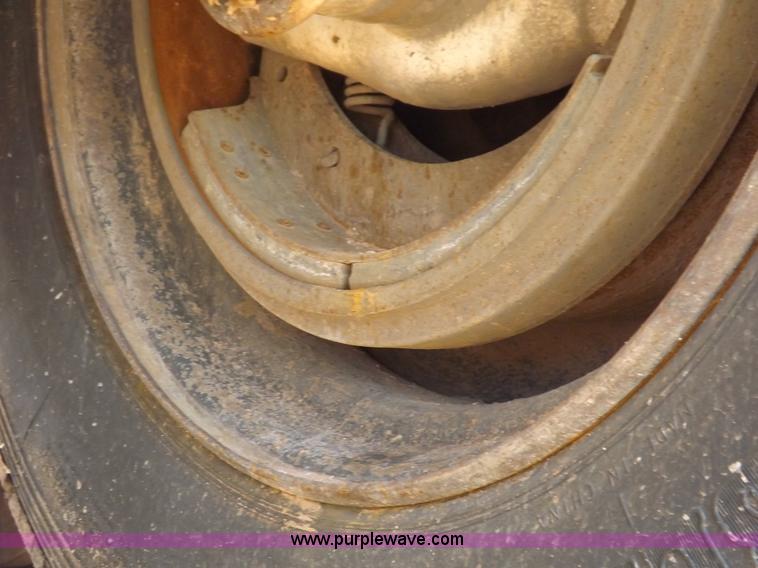 image for item H9206 1994 Corn Belt S4004 belly dump trailer