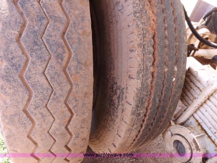 image for item H9206 1994 Corn Belt S4004 belly dump trailer