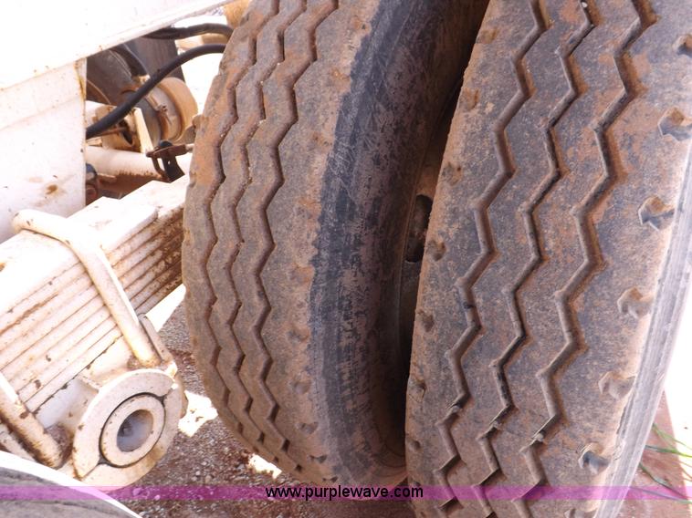 image for item H9206 1994 Corn Belt S4004 belly dump trailer