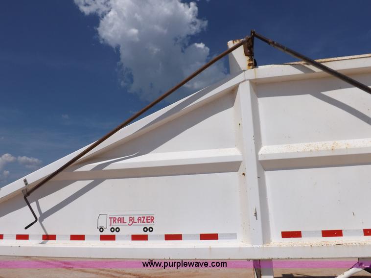 image for item H9207 2009 Corn Belt S4002 belly dump trailer