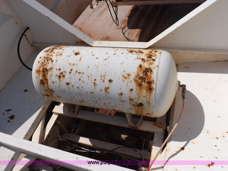 image for item H9207 2009 Corn Belt S4002 belly dump trailer