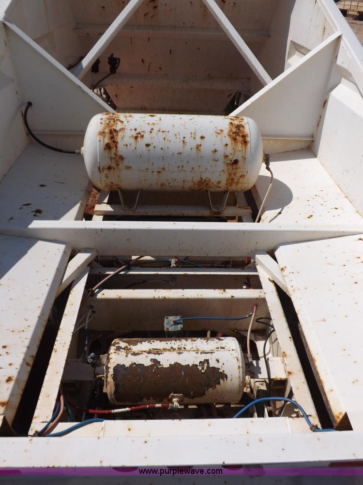 image for item H9207 2009 Corn Belt S4002 belly dump trailer