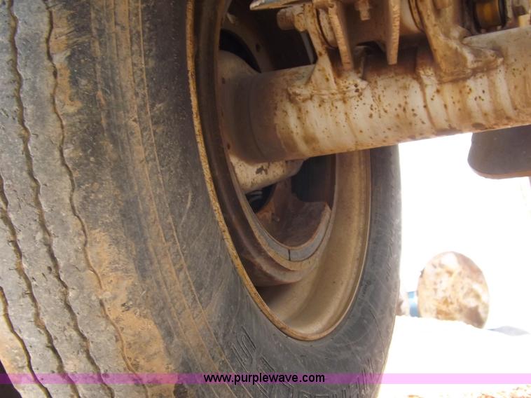 image for item H9207 2009 Corn Belt S4002 belly dump trailer