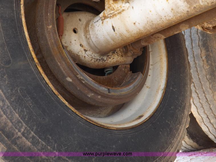 image for item H9207 2009 Corn Belt S4002 belly dump trailer