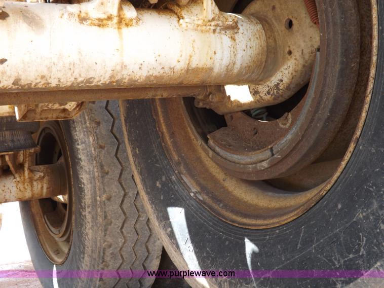 image for item H9207 2009 Corn Belt S4002 belly dump trailer