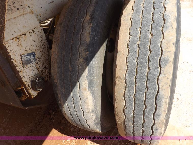 image for item H9207 2009 Corn Belt S4002 belly dump trailer