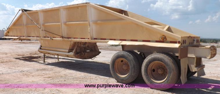 image for item H9208 2000 Corn Belt S4002 belly dump trailer