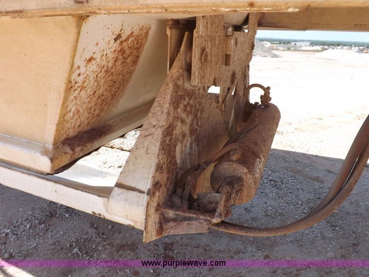 image for item H9208 2000 Corn Belt S4002 belly dump trailer