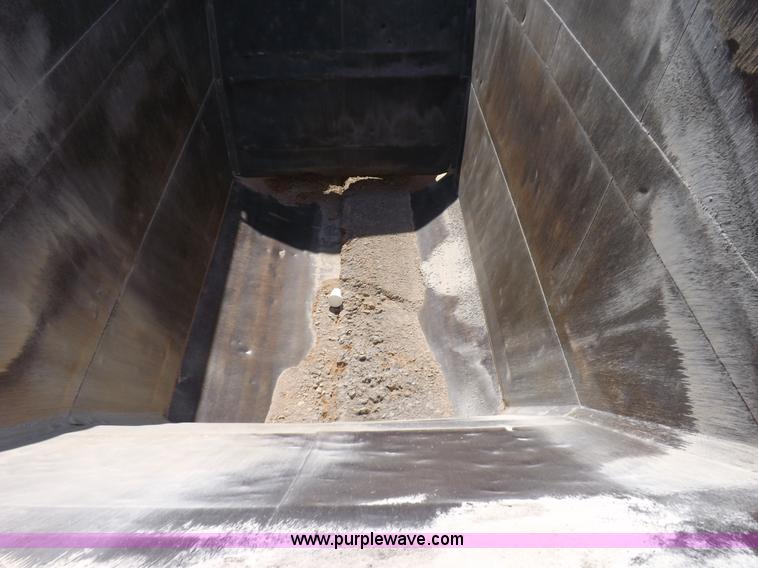 image for item H9208 2000 Corn Belt S4002 belly dump trailer