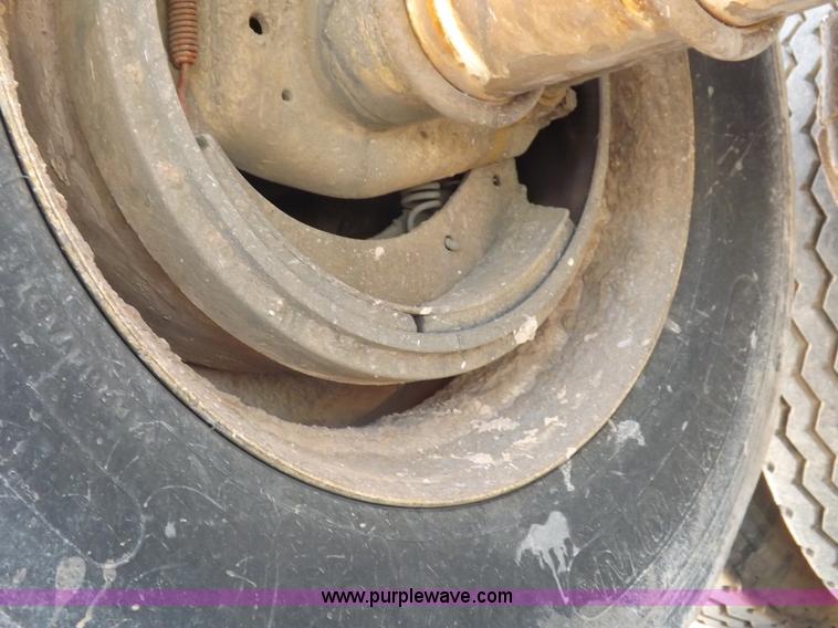 image for item H9208 2000 Corn Belt S4002 belly dump trailer