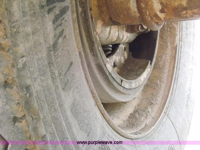 image for item H9208 2000 Corn Belt S4002 belly dump trailer