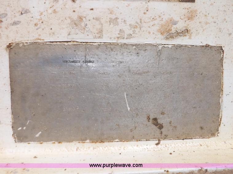 image for item H9208 2000 Corn Belt S4002 belly dump trailer