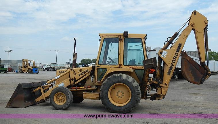 image for item I3528 Ford 555A backhoe