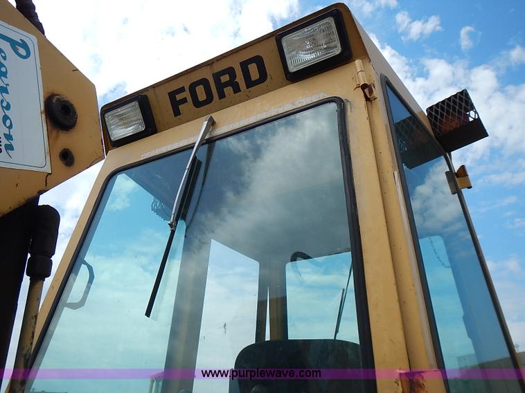 image for item I3528 Ford 555A backhoe