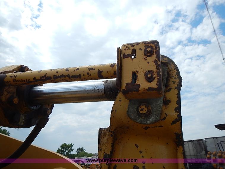 image for item I3529 1985 Caterpillar 950B wheel loader