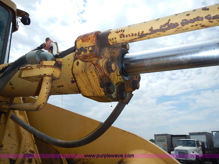 image for item I3529 1985 Caterpillar 950B wheel loader
