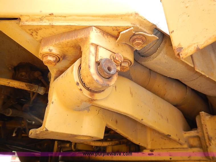 image for item I3529 1985 Caterpillar 950B wheel loader