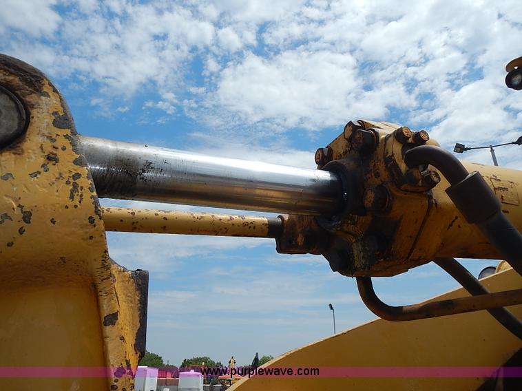 image for item I3529 1985 Caterpillar 950B wheel loader