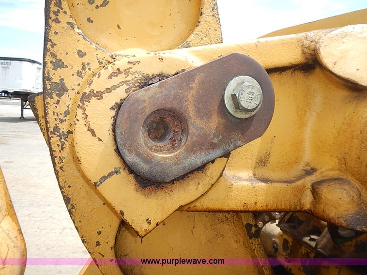 image for item I3529 1985 Caterpillar 950B wheel loader