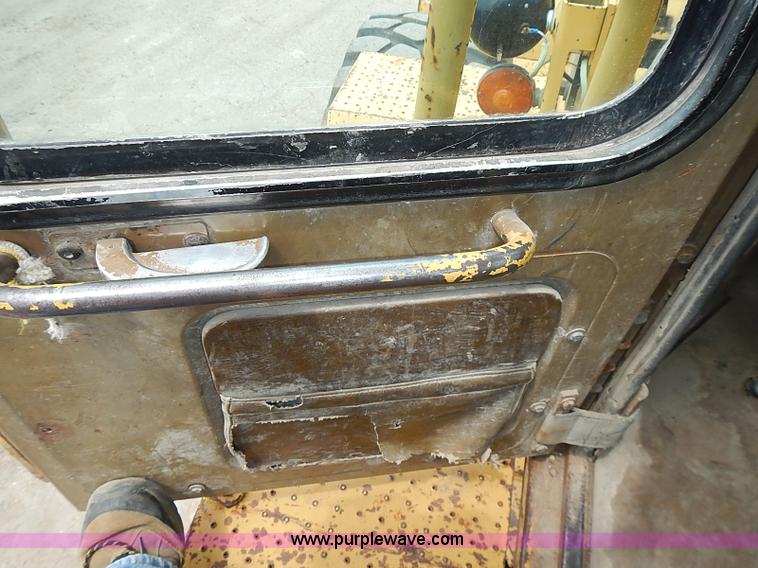 image for item I3529 1985 Caterpillar 950B wheel loader