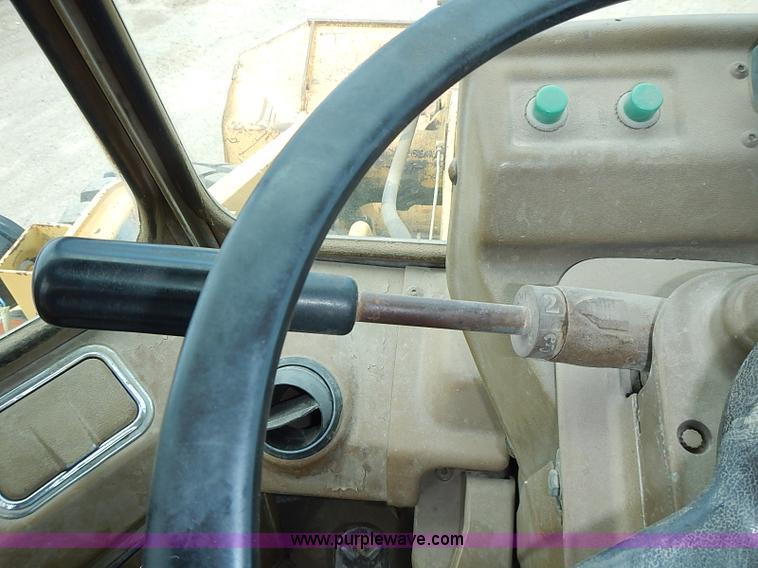 image for item I3529 1985 Caterpillar 950B wheel loader