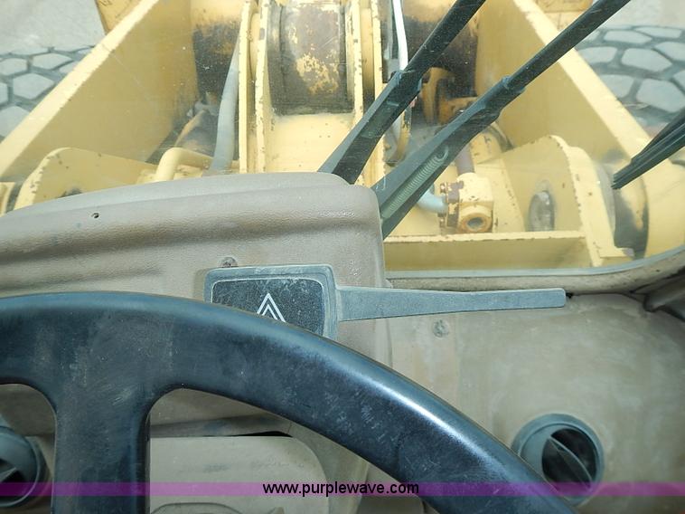 image for item I3529 1985 Caterpillar 950B wheel loader