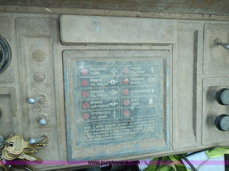 image for item I3529 1985 Caterpillar 950B wheel loader