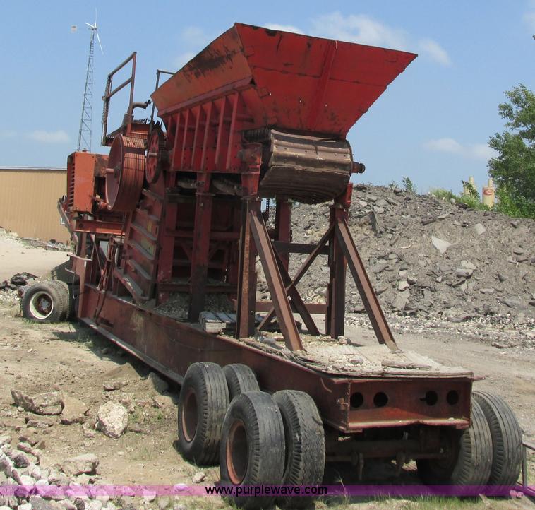 image for item I3854 Lippmann 30-36 Rock Ram jaw crusher