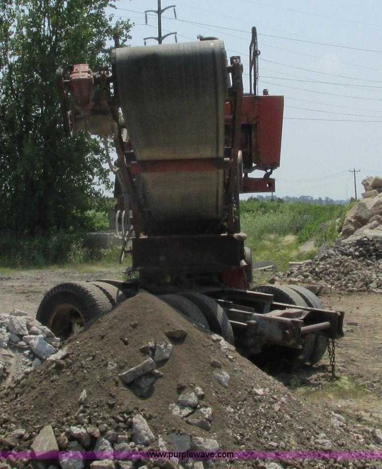 image for item I3854 Lippmann 30-36 Rock Ram jaw crusher