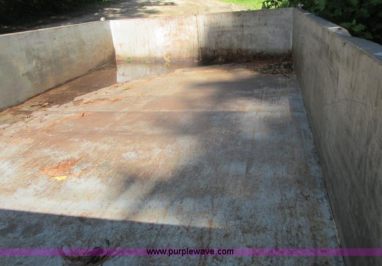 image for item I3870 2006 Maxi dump trailer