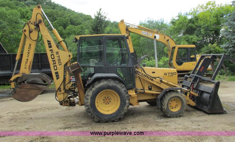 image for item I3872 Ford 675D backhoe